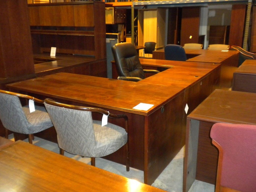 Used executive U shaped desk set