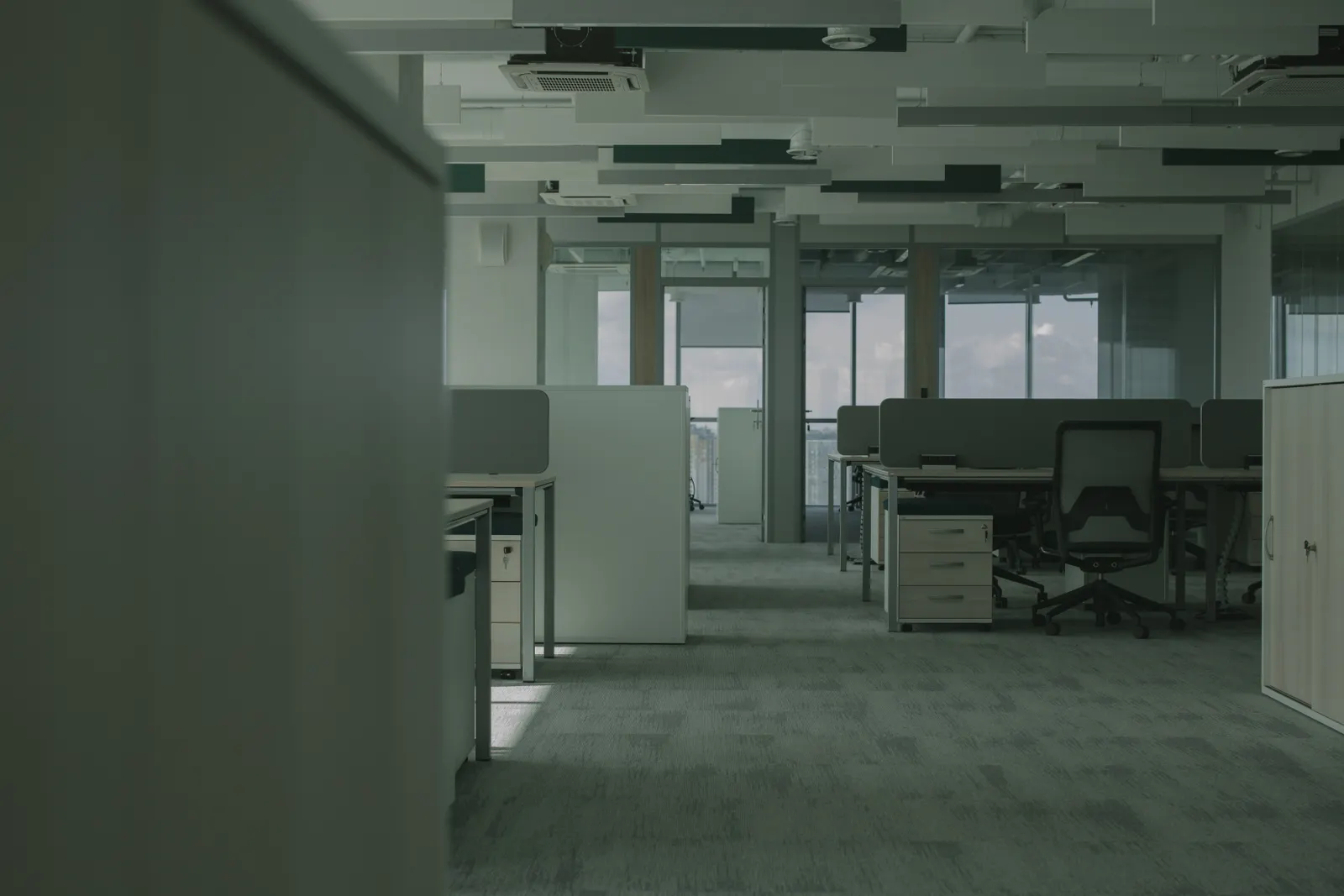 OFFICE FURNITURE LIQUIDATOR IN FLORIDA