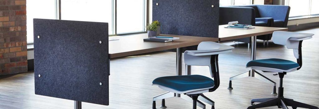 Height-Adjustable Screen by KI